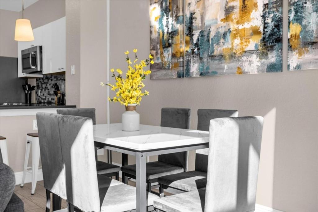 Holiday home 3 Bedrooms - 3 Bathrooms - Windsor Hills 7662 Sr *