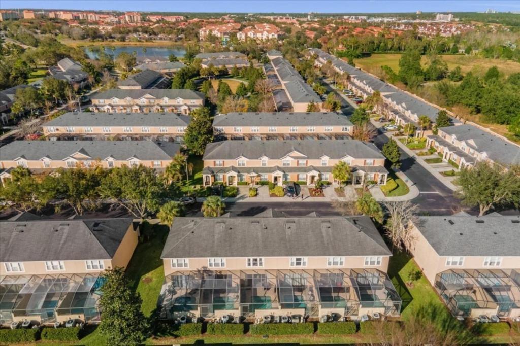 3 Bedrooms - 3 Bathrooms - Windsor Hills 7662 Sr *
