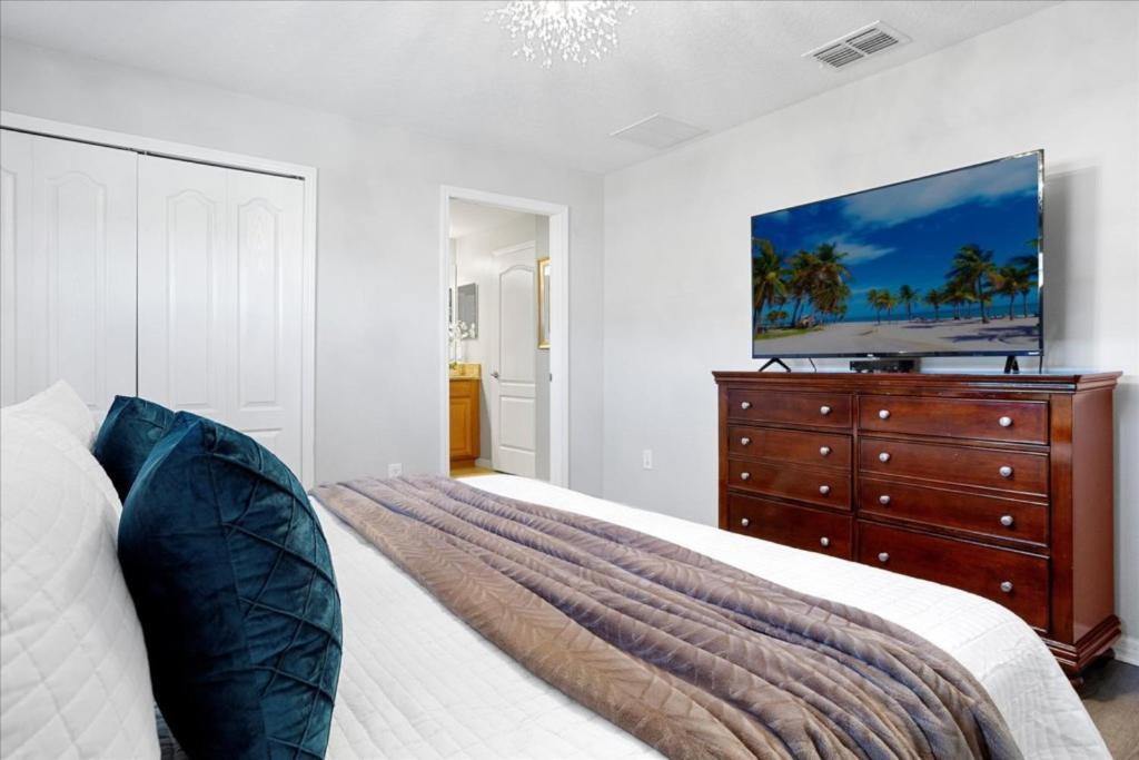 Holiday home 4 Bedrooms - 3 Bathrooms - Paradise Palms 8974 Mp *