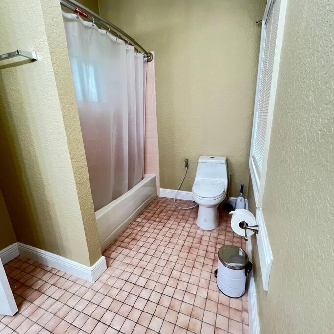 Holiday home Like House, 4 Bedrooms, 3 Bathrooms Orlando