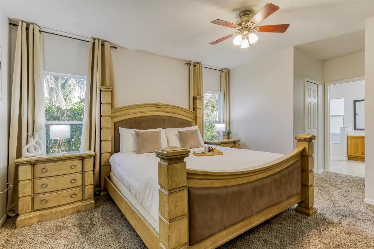 Themed Retreat Near - Pool, Spa, Pet Friendly *