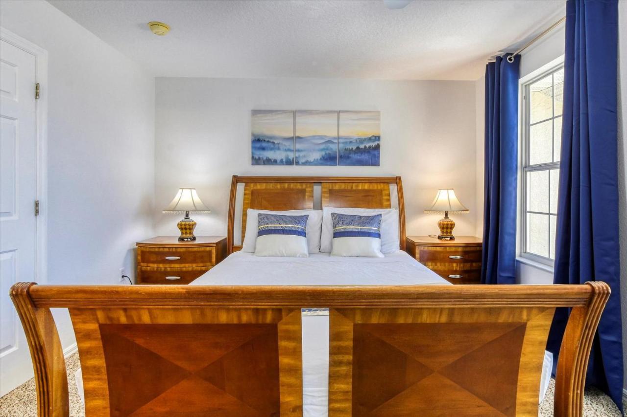 Themed Retreat Near - Pool, Spa, Pet Friendly Holiday home *
