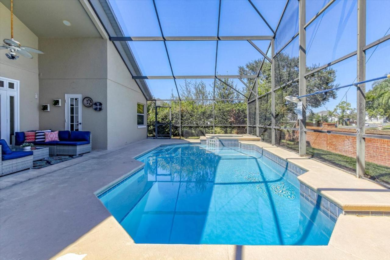 Themed Retreat Near - Pool, Spa, Pet Friendly Holiday home Orlando