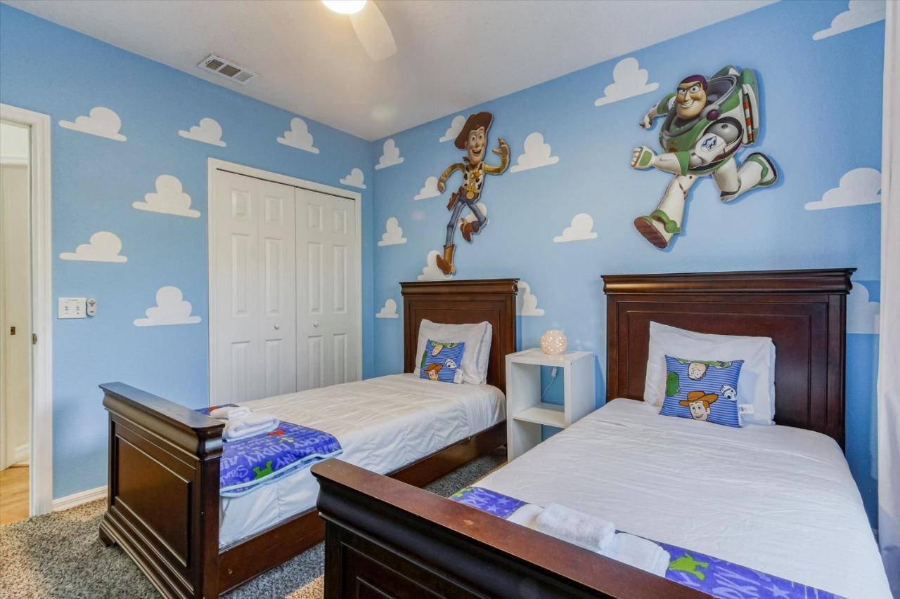 Holiday home Themed Retreat Near - Pool, Spa, Pet Friendly Orlando