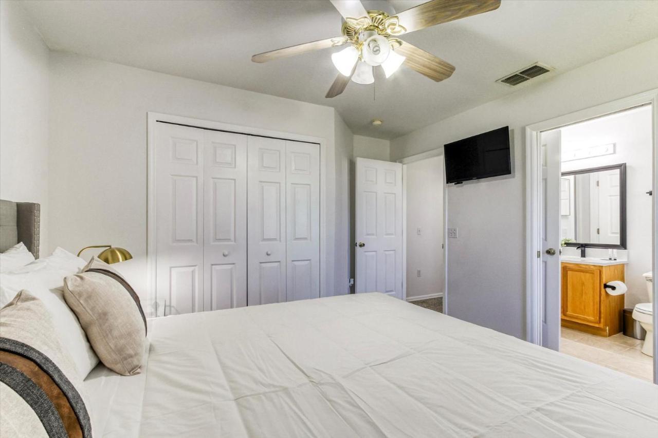 Holiday home Themed Retreat Near - Pool, Spa, Pet Friendly