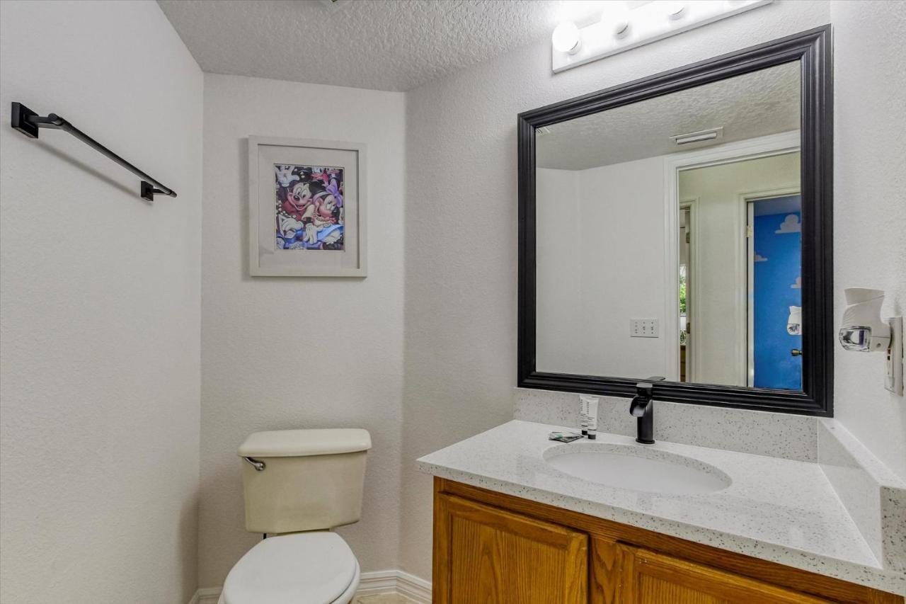 Themed Retreat Near - Pool, Spa, Pet Friendly Orlando