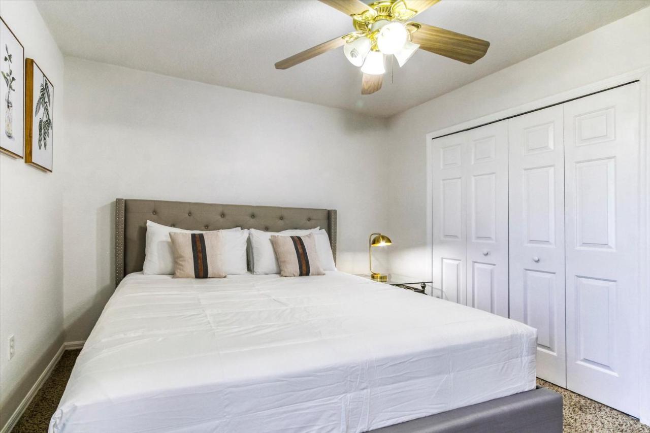Themed Retreat Near - Pool, Spa, Pet Friendly