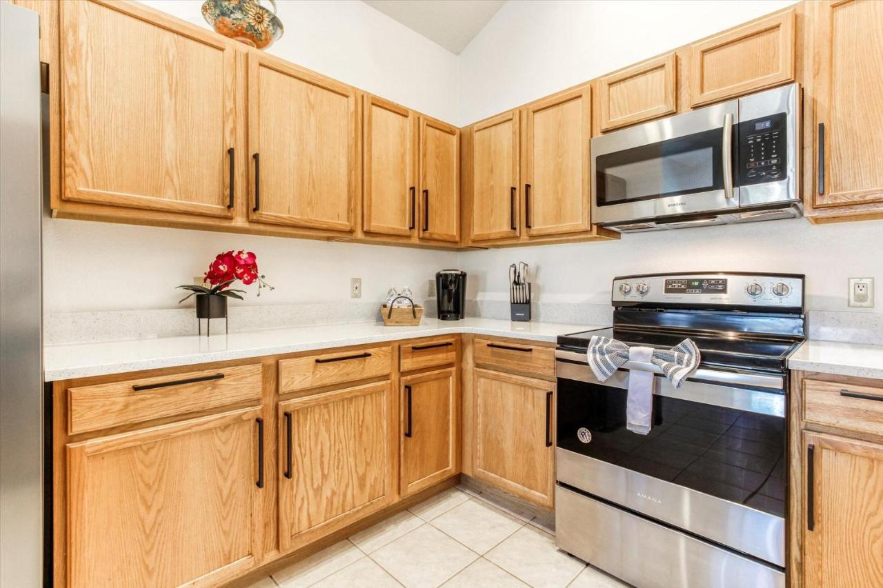 Themed Retreat Near - Pool, Spa, Pet Friendly *