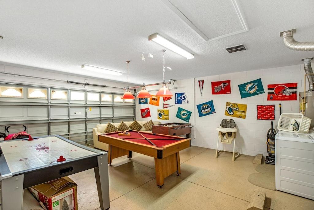 #253-modern 4 Bed With Own Private Pool Close To *