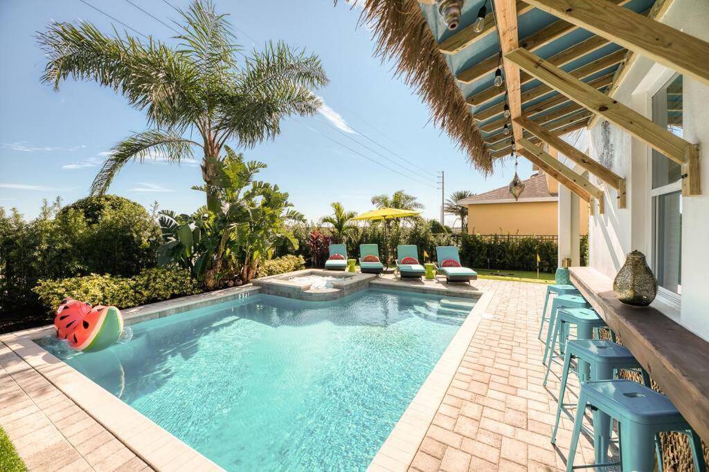 November Deal! Tiki Tropical Oasis & Mini Golf Villa Orlando