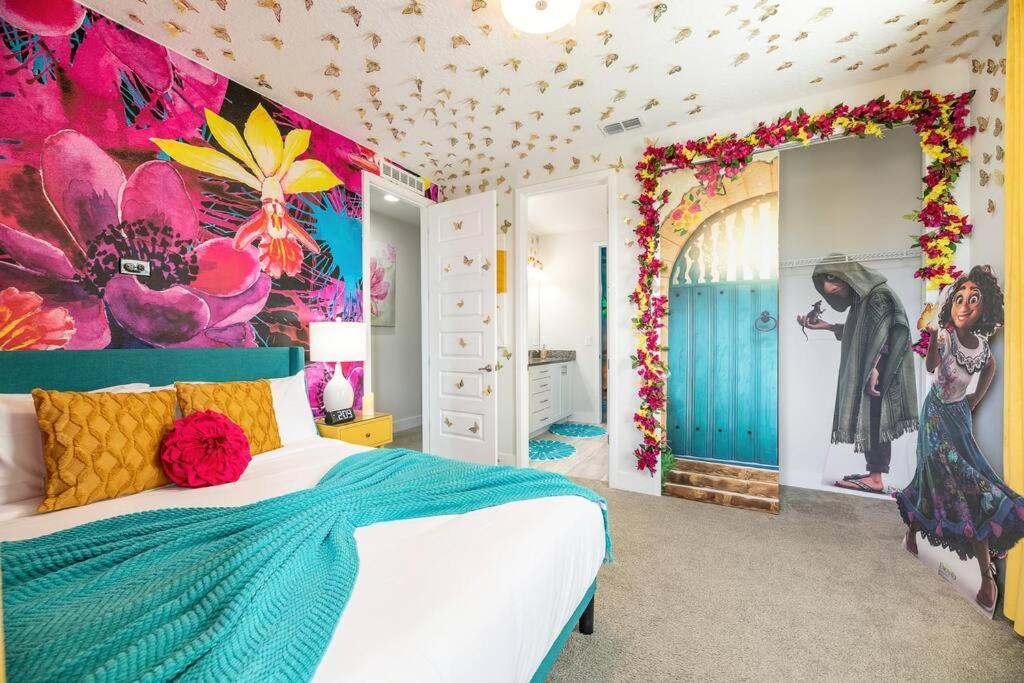 Villa November Deal! Tiki Tropical Oasis & Mini Golf