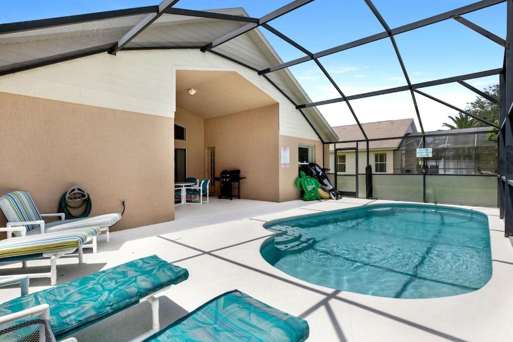 #253-modern 4 Bed With Own Private Pool Close To