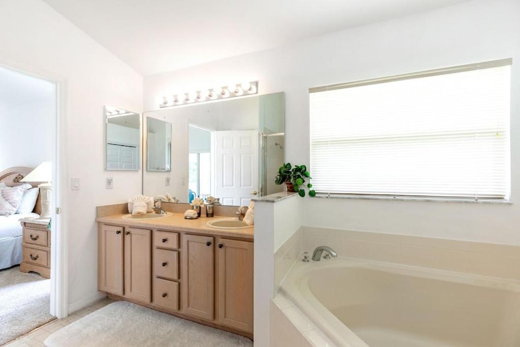 Villa #253-modern 4 Bed With Own Private Pool Close To Orlando