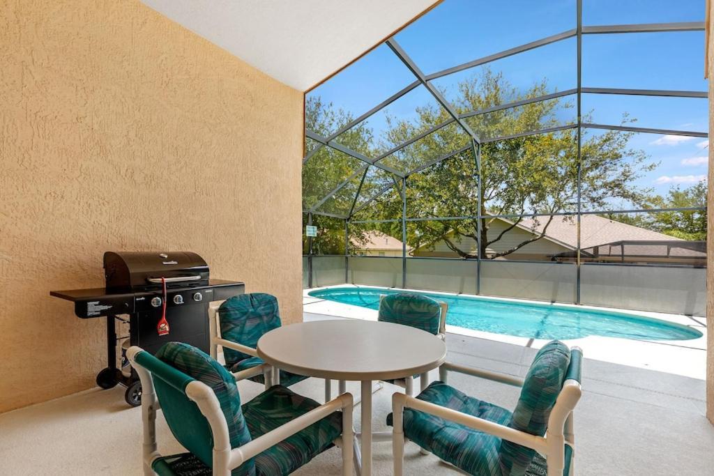 #253-modern 4 Bed With Own Private Pool Close To