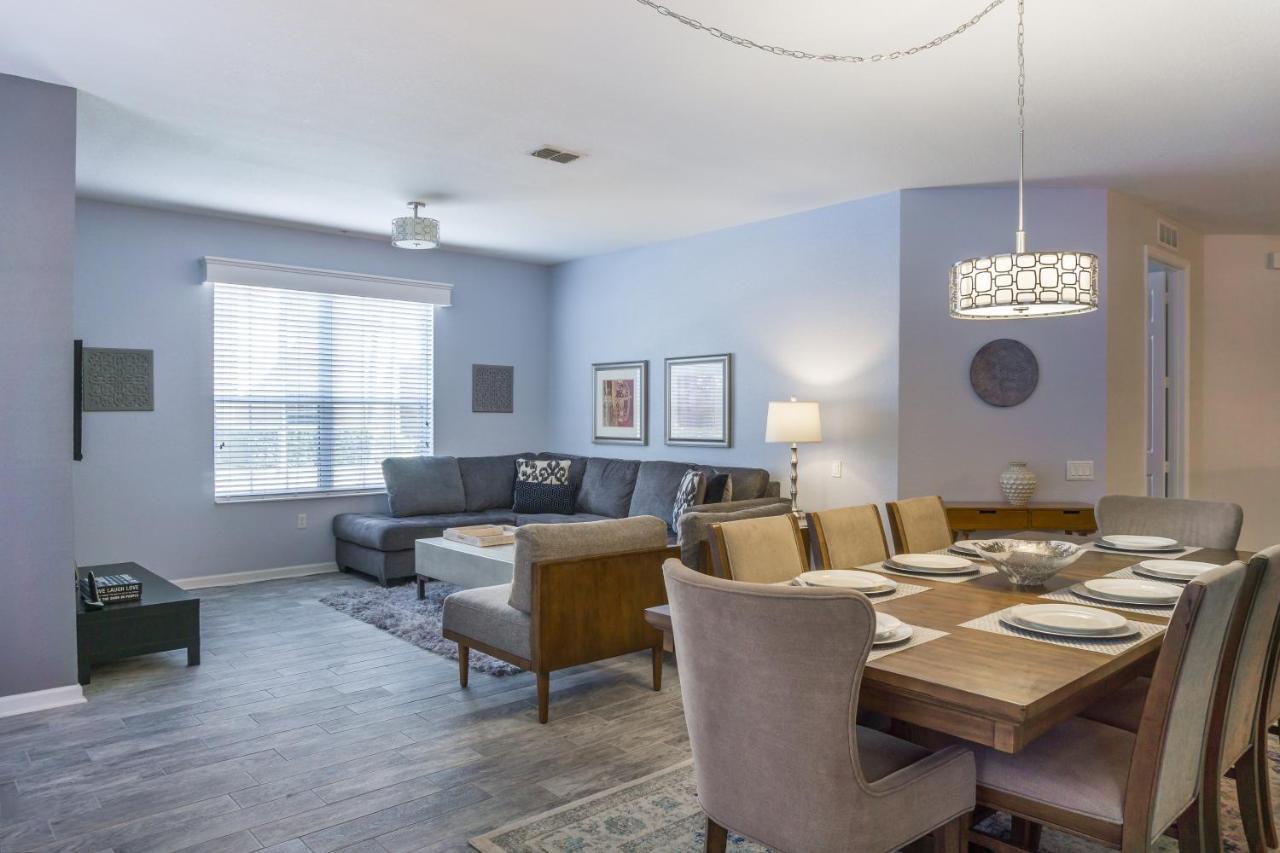 Apartment Shoreway Loop Unit 108 *
