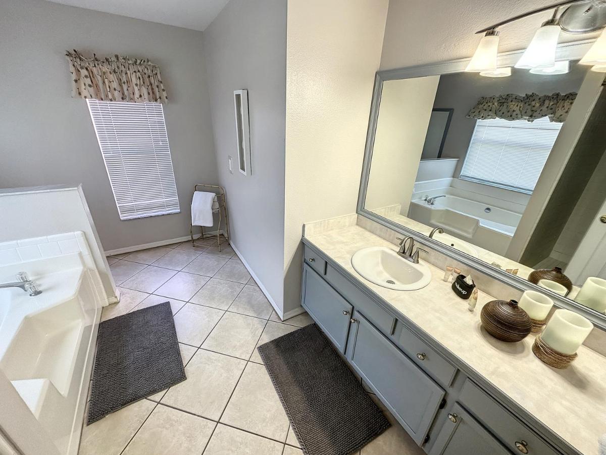 Holiday home Playhouse,pool, Spa, Game Room, Orlando