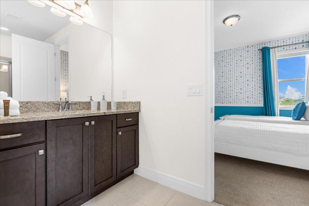 10 Bedroom- 10 Bathroom Encore 7709 Fd