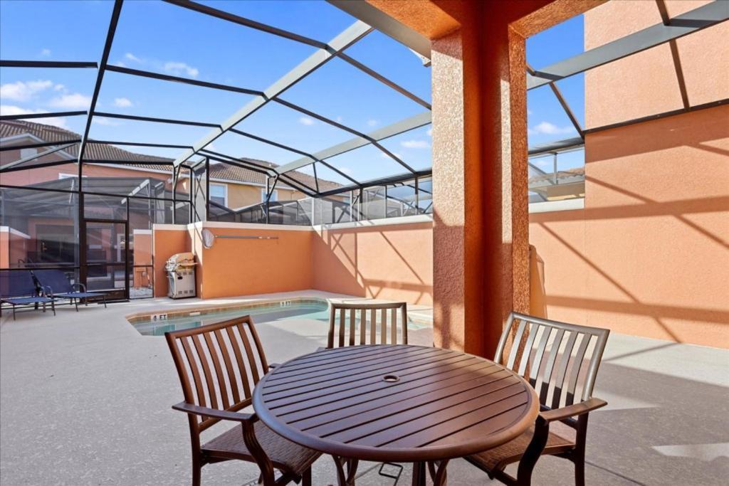 Holiday home 4 Bedrooms - 3 Bathrooms - Paradise Palms 8974 Mp