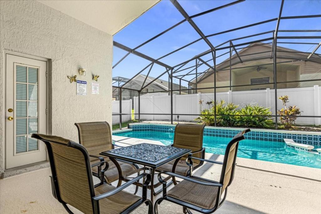 5 Bedrooms- 4 Bathrooms- Indian Creek 8056 Sd