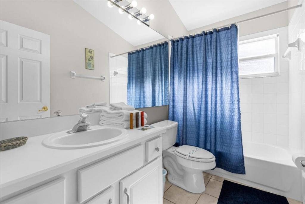 5 Bedrooms- 4 Bathrooms- Indian Creek 8056 Sd *