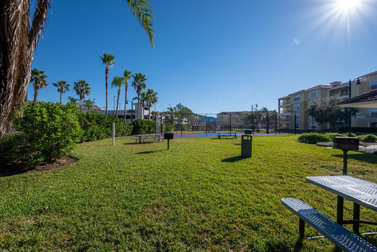 Apartment Stylish Vista Cay Lakeview Elegance Near Theme Parks, And Walk To The Convention Center