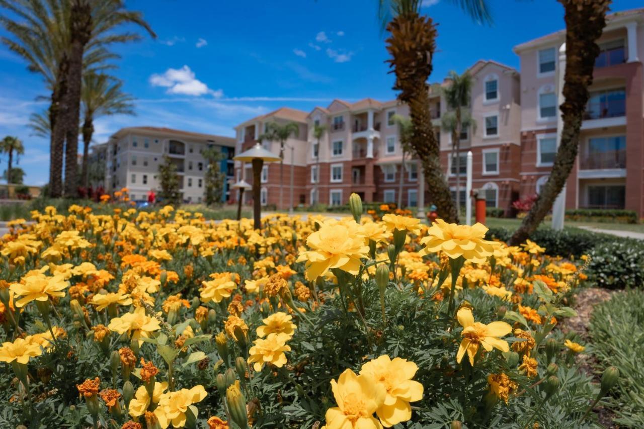 Apartment Stylish Vista Cay Lakeview Elegance Near Theme Parks, And Walk To The Convention Center