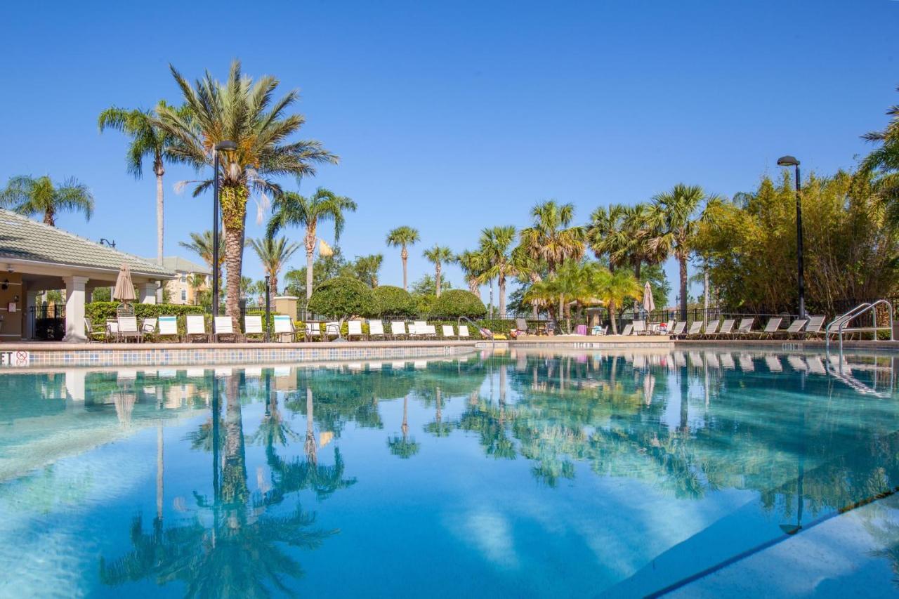 New Listing! Beautiful Townhome, Vista Cay 4019