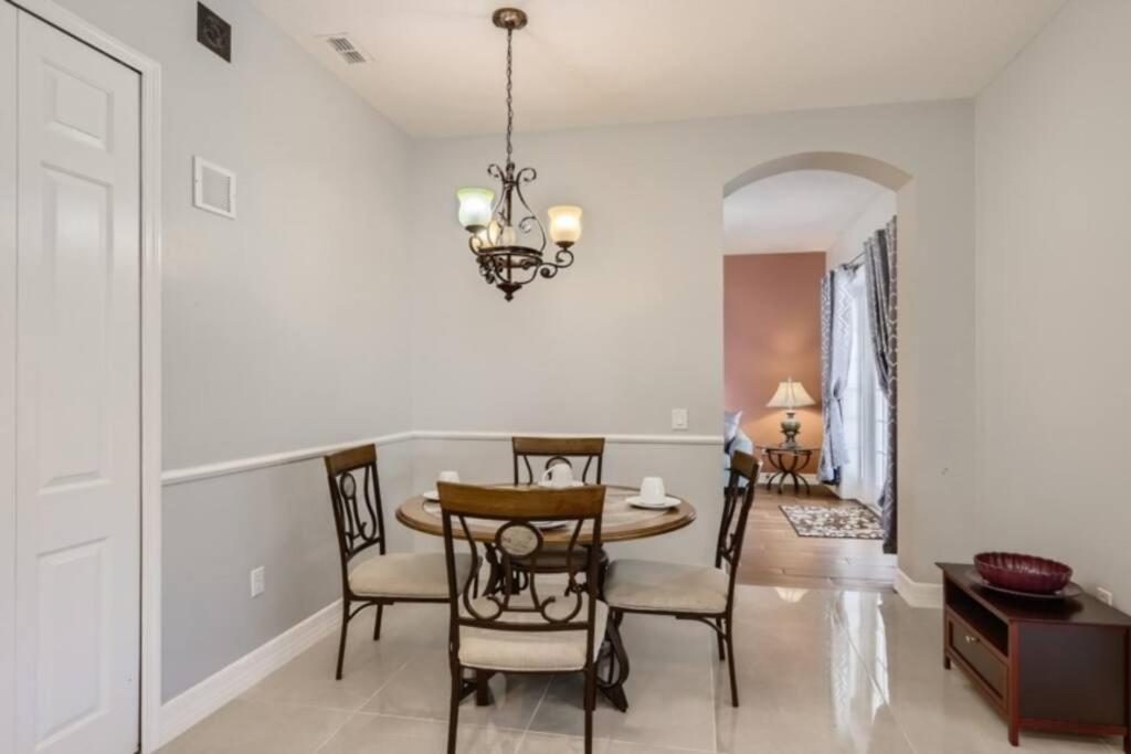 The Marvel Mansion 5br Pool Near World Holiday home *