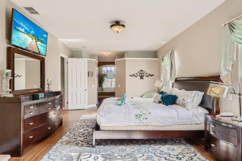The Marvel Mansion 5br Pool Near World Holiday home *