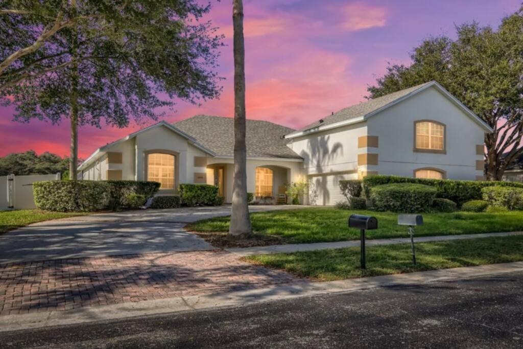 The Marvel Mansion 5br Pool Near World Holiday home *