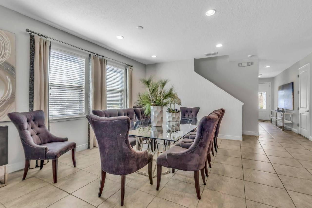 Holiday home 7738 - Encore - 8 Beds -8 Baths Pool Bbq *