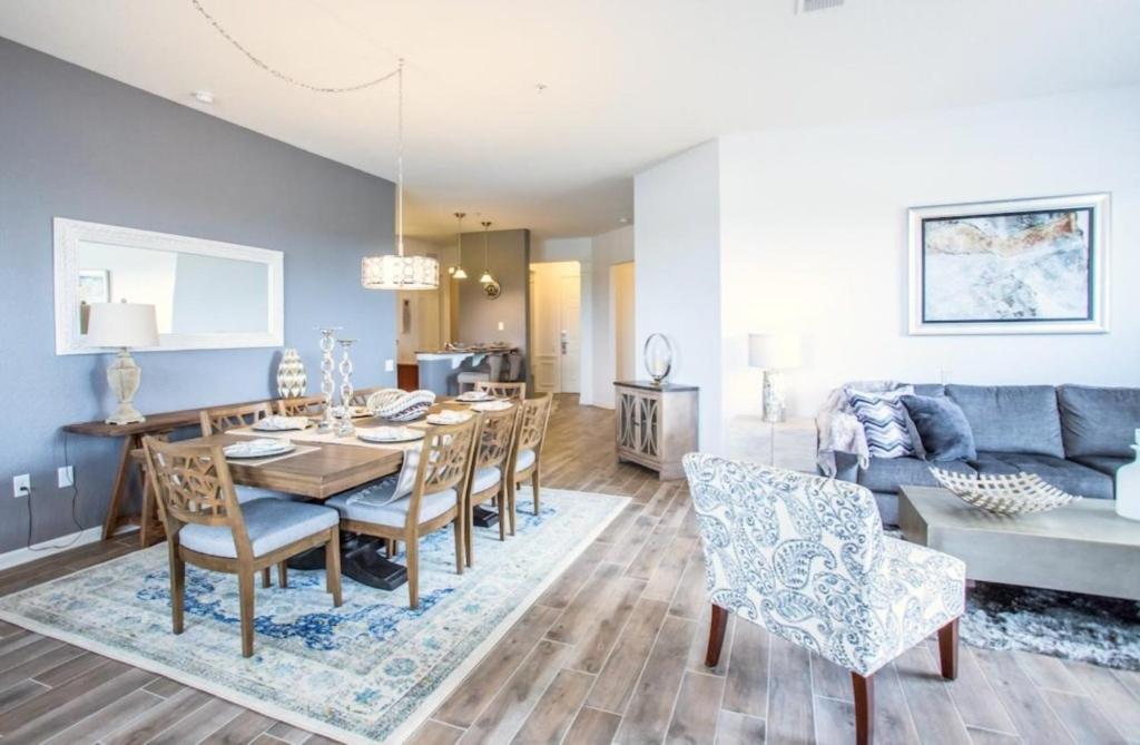 Lakeview Penthouse Elegance Apartment