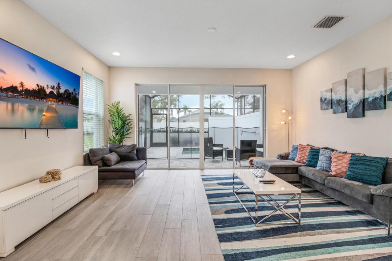 Modern Townhouse Near With Heated Pool
