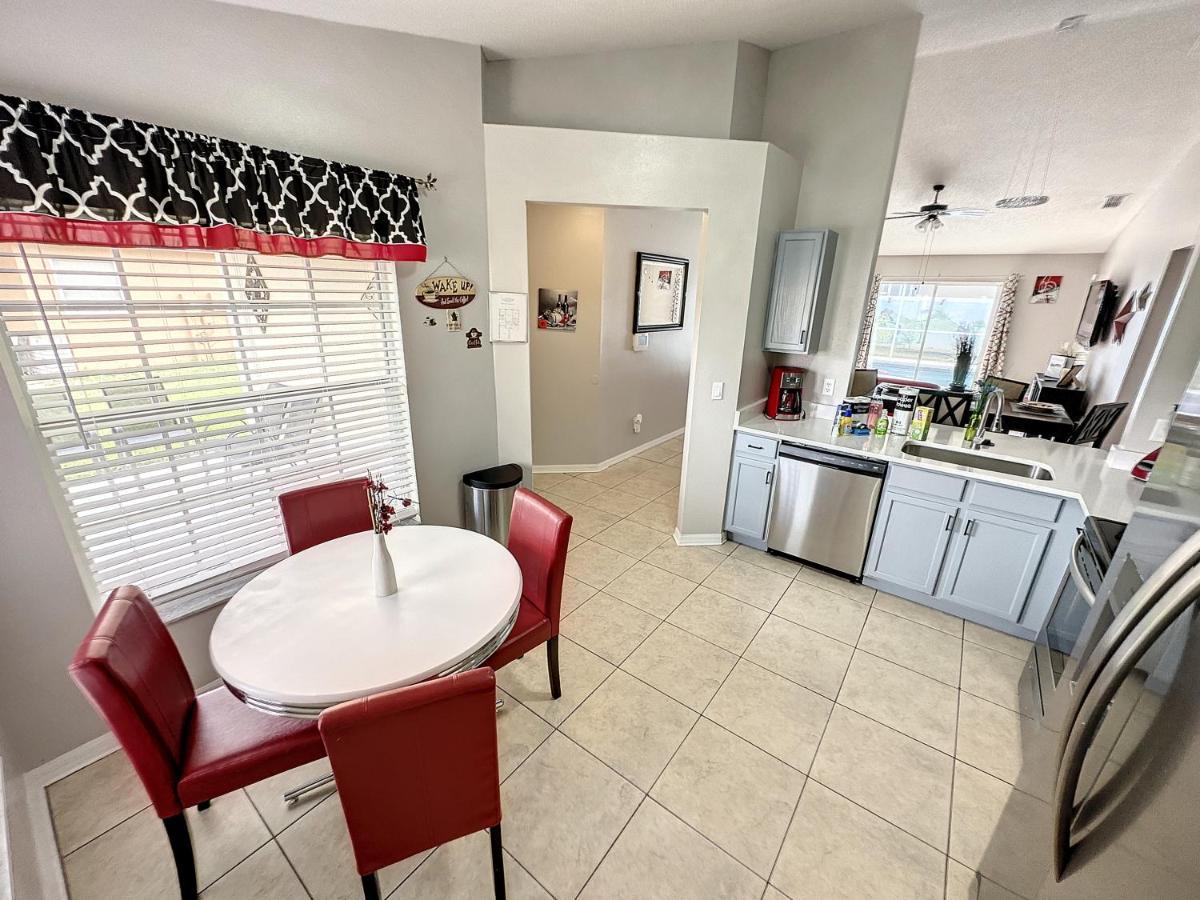 Mickey Funhouse, Pool, Fenced , Pets, Games Holiday home