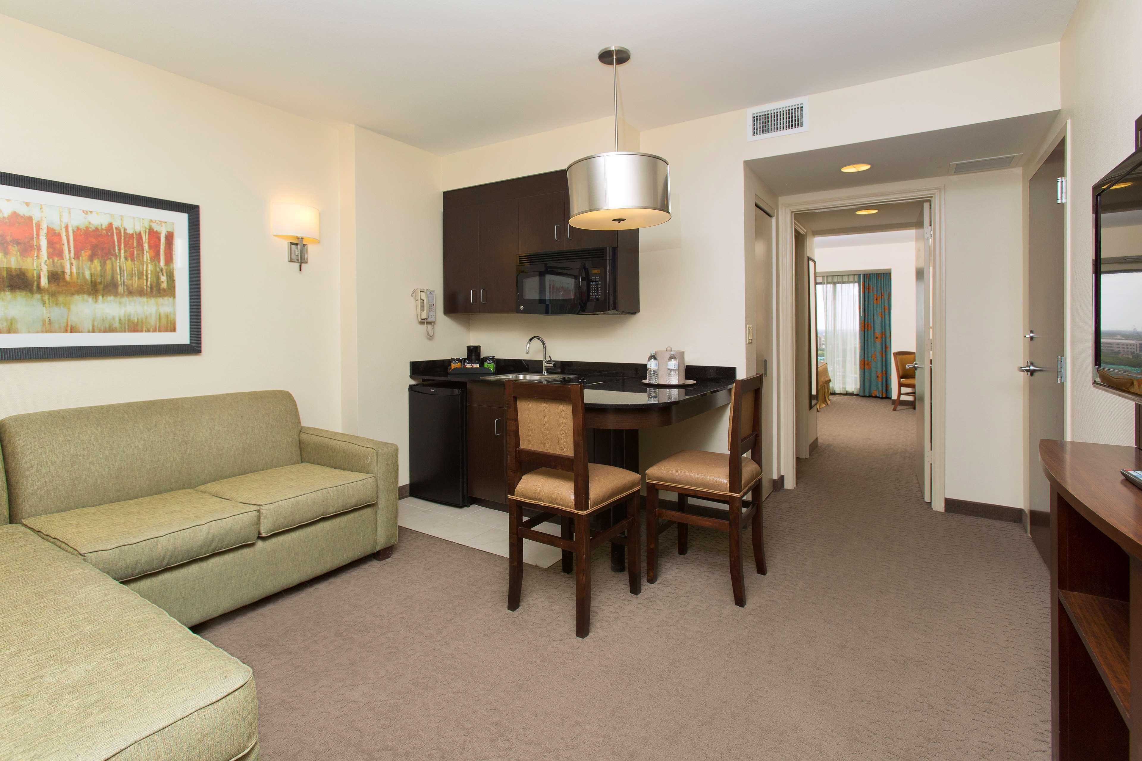 Ramada Plaza By Wyndham & Intl Drive - Newly Renovated! 3* Orlando