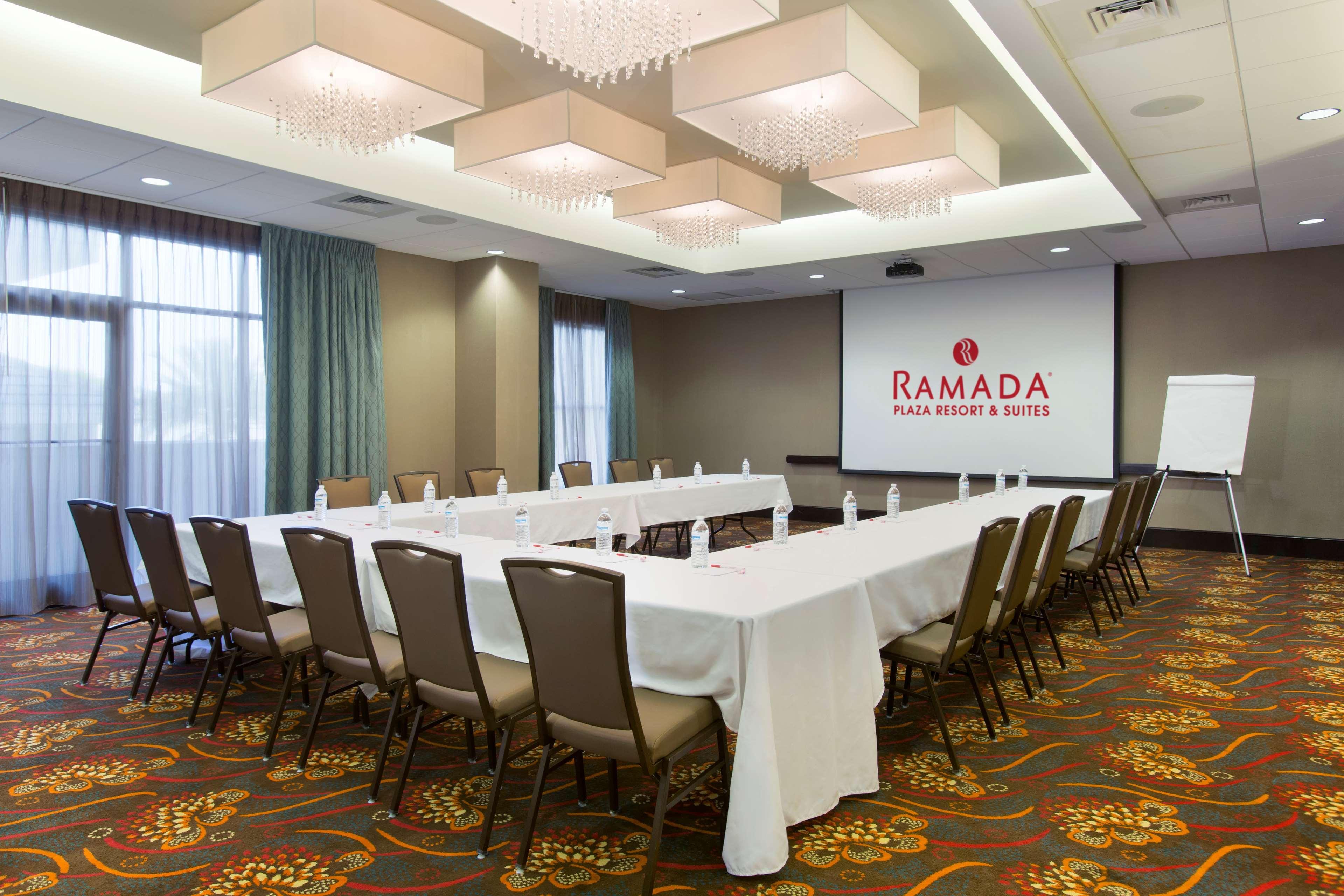 Resort Ramada Plaza By Wyndham & Intl Drive - Newly Renovated! 3*