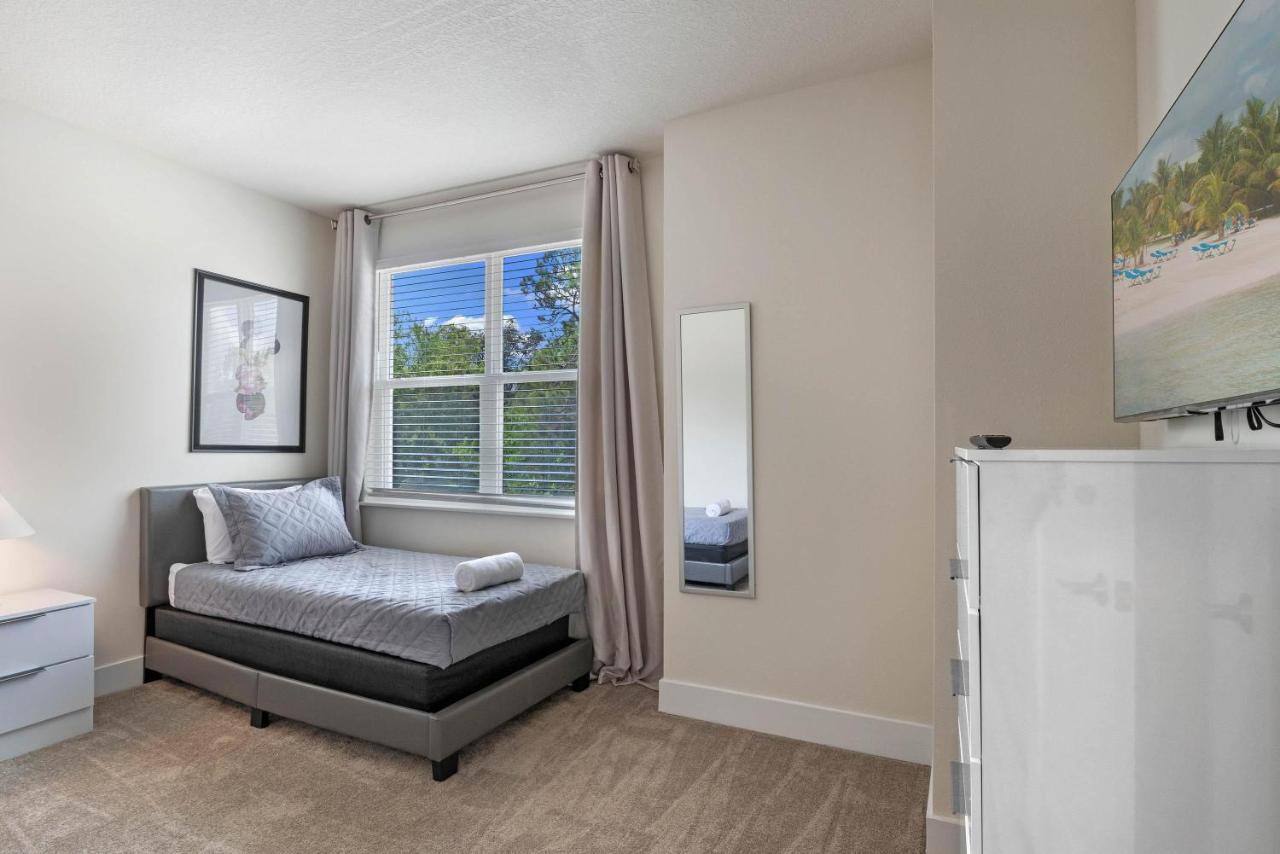 3 Bedrooms Pool Hidden Forest Amenities * Orlando