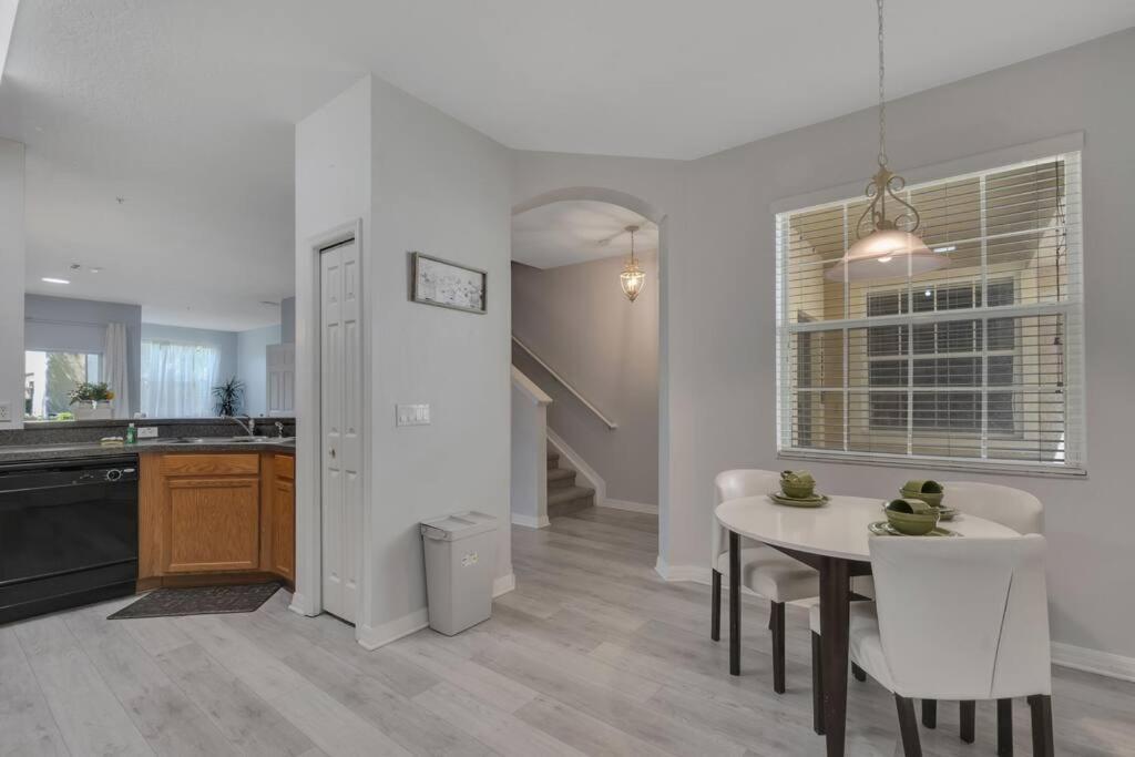 Apartment Pool, Family-friendly - World Class, Modern *
