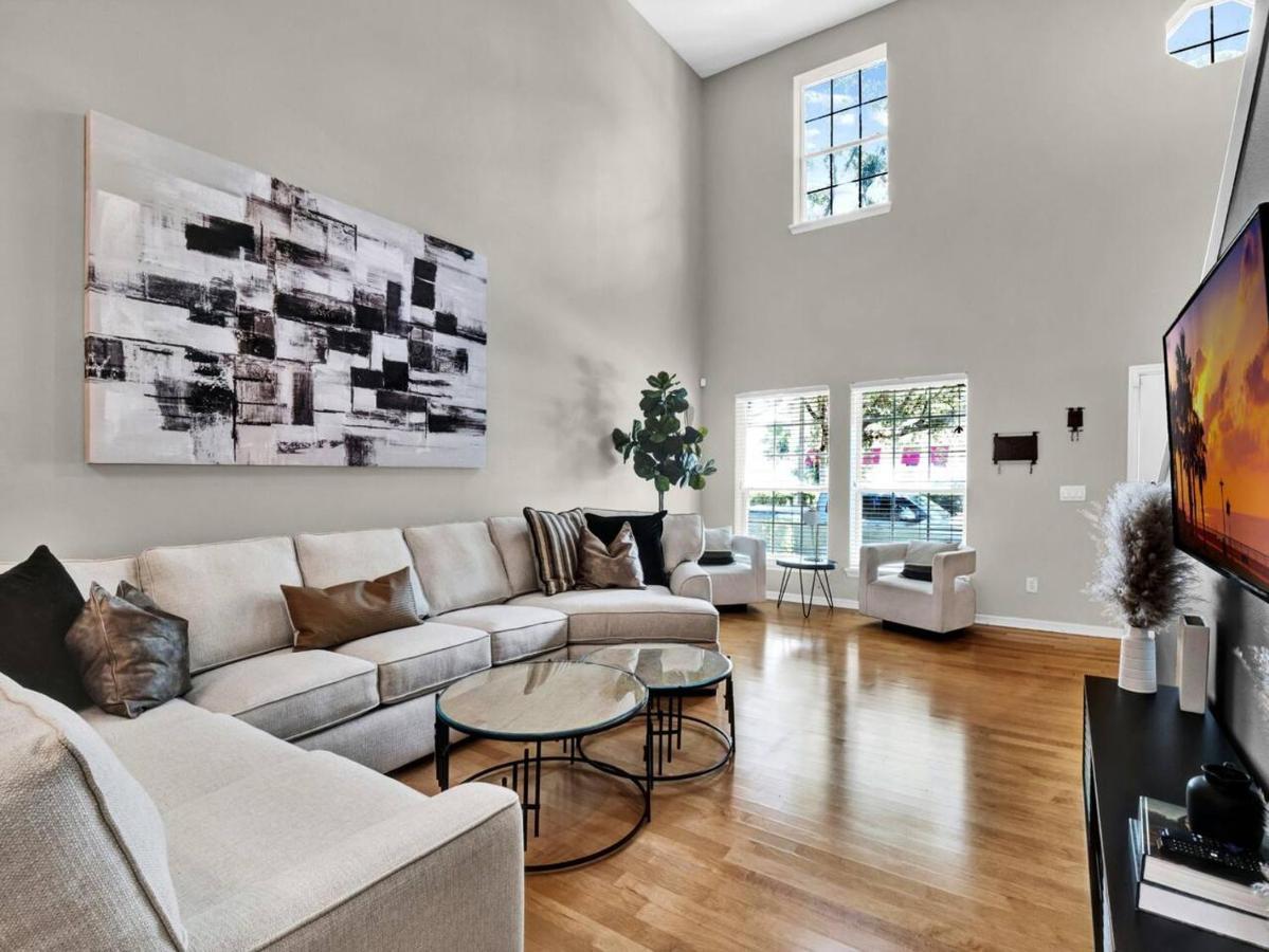 Beautiful Townhouse Centrally Located Apartment Orlando