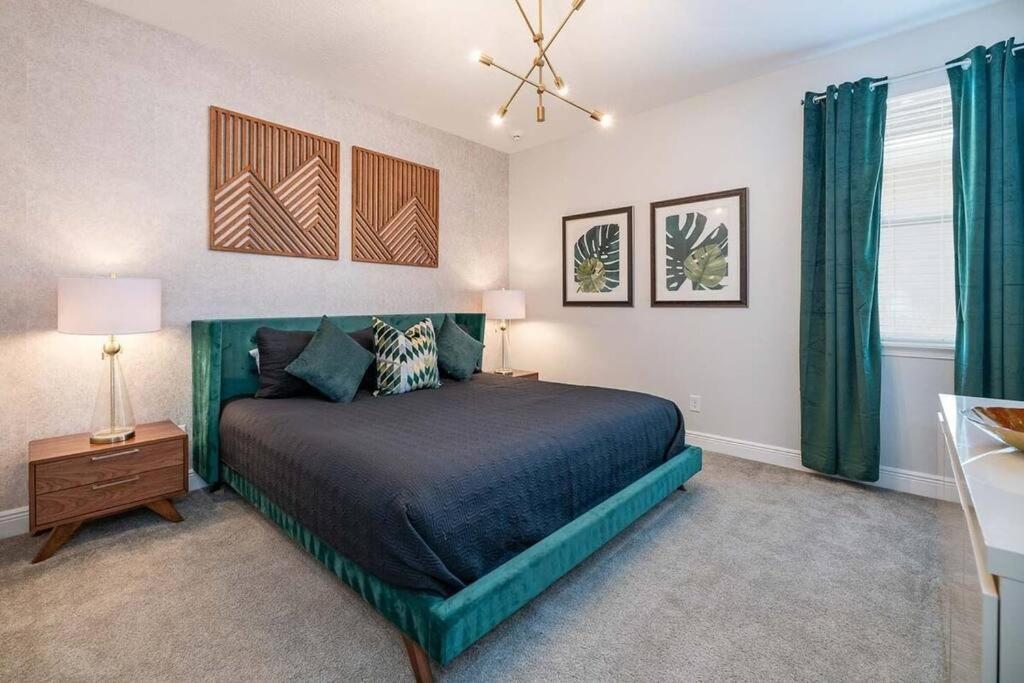 Stunning 11br Near - Private Pool & Spa, Cinema, Game Room! *