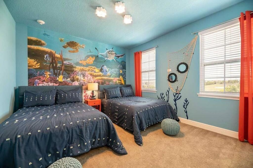 Stunning 11br Near - Private Pool & Spa, Cinema, Game Room! Villa *