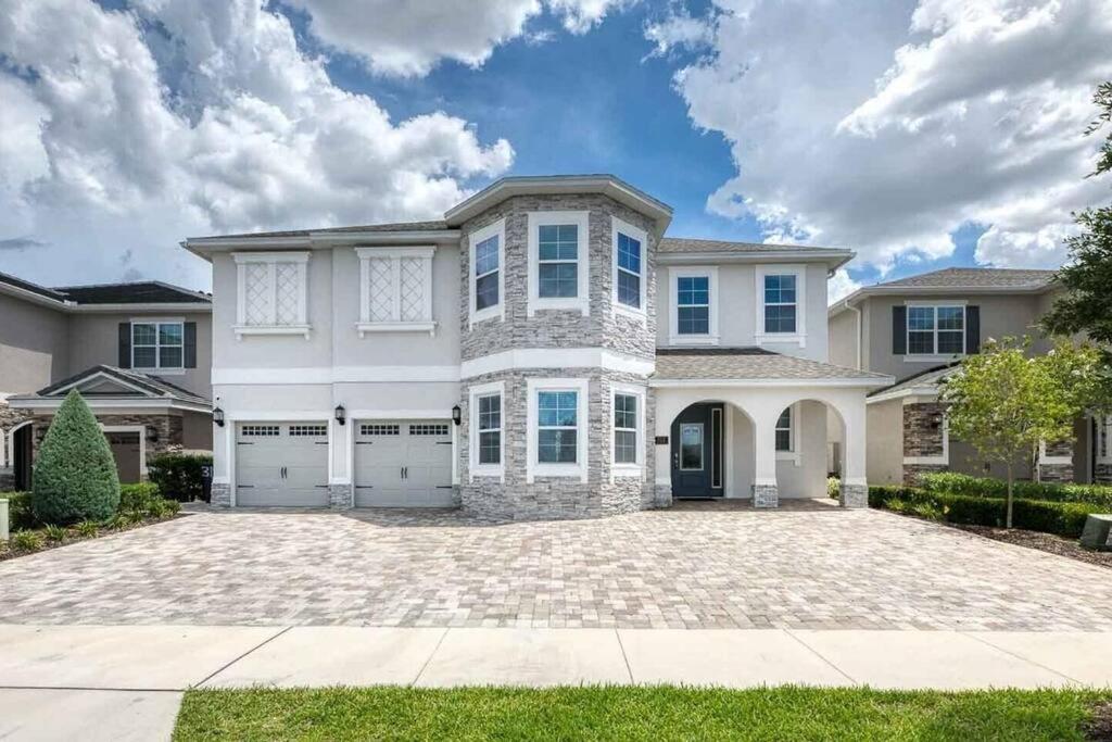 Stunning 11br Near - Private Pool & Spa, Cinema, Game Room! Villa *
