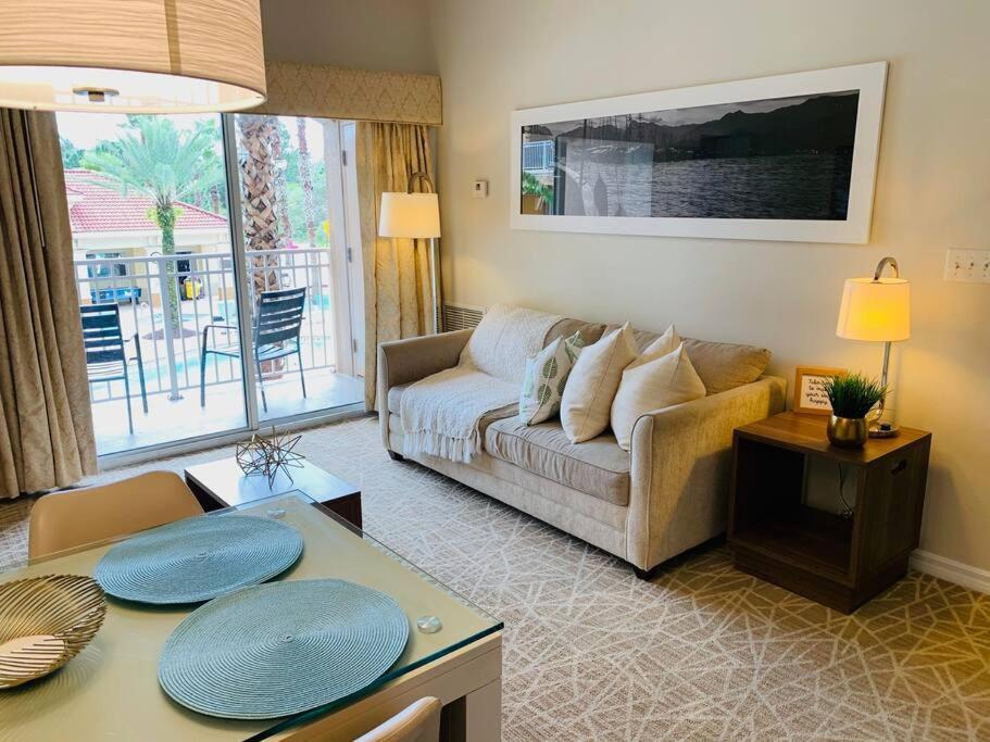 Location 1 Bedroom Near Universal Apartment