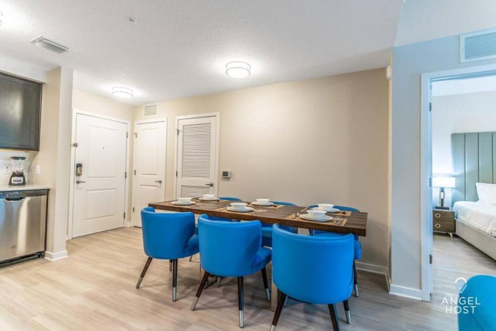 At Vista Cay Apartment Orlando