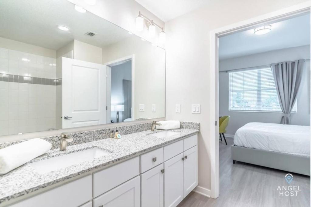 At Vista Cay * Orlando