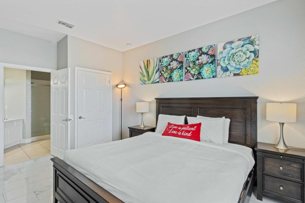 Apartment 5000 Cayview Avenue 301