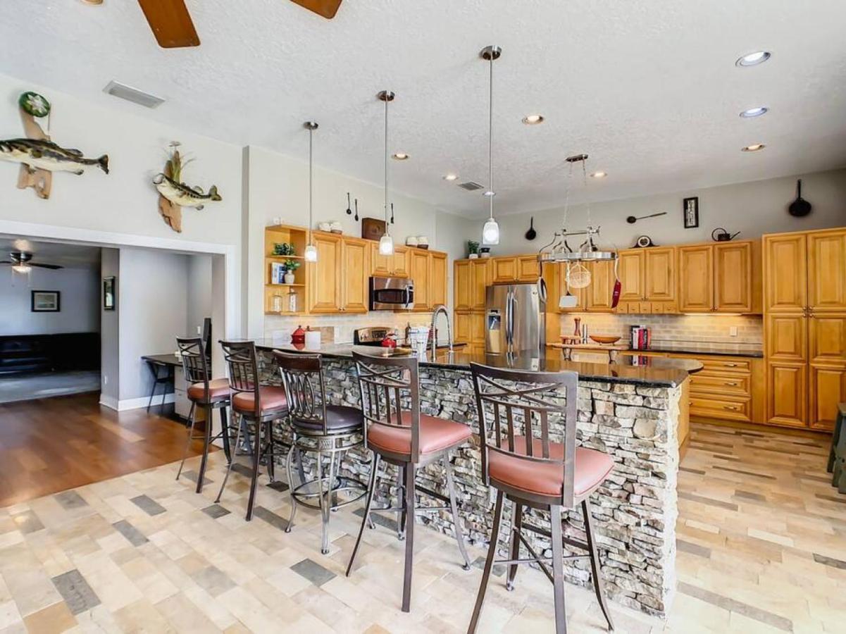 Holiday home Pristine Lakeside 3br W Private Pool *