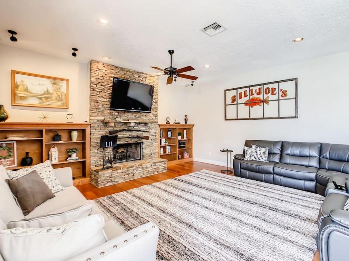 Holiday home Pristine Lakeside 3br W Private Pool *