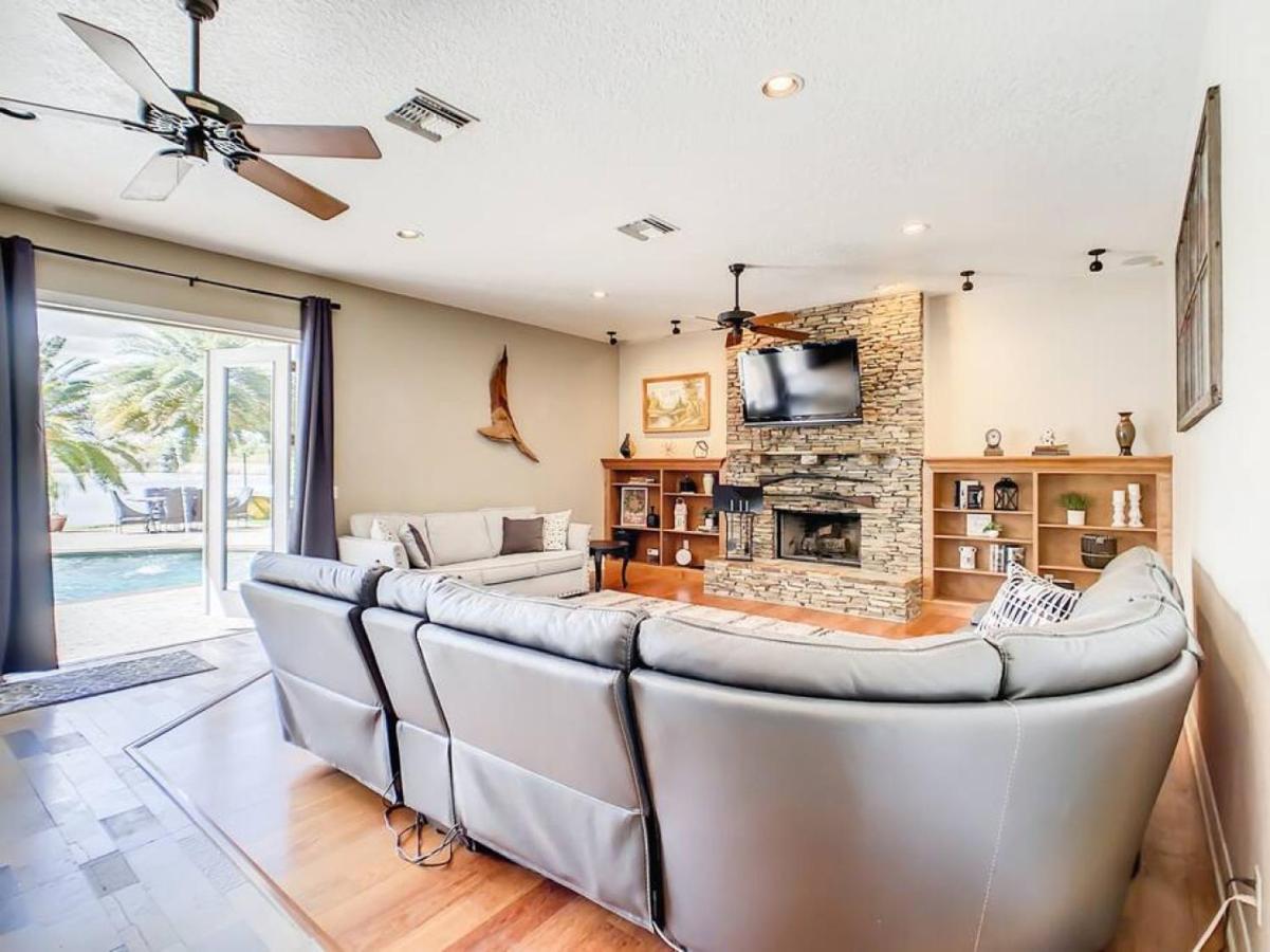 Pristine Lakeside 3br W Private Pool Orlando