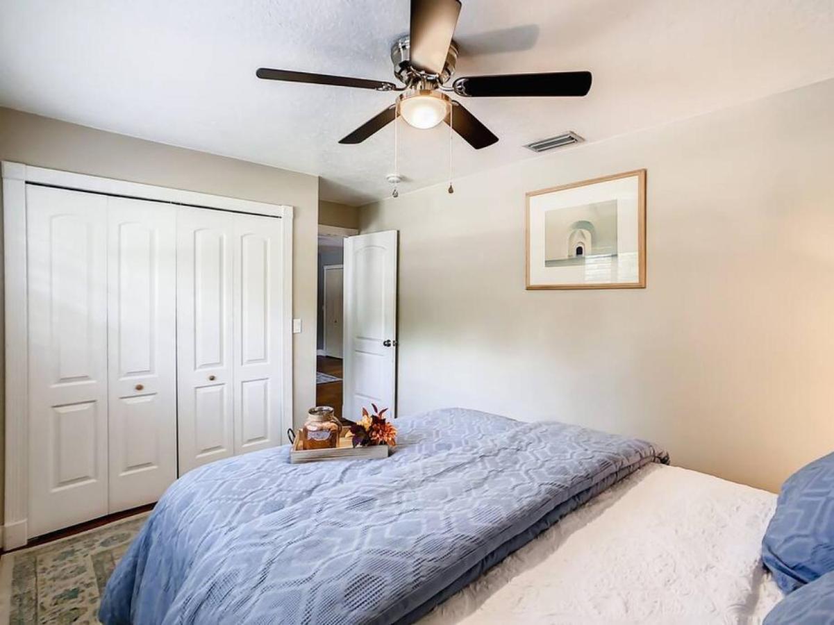 Holiday home Pristine Lakeside 3br W Private Pool *